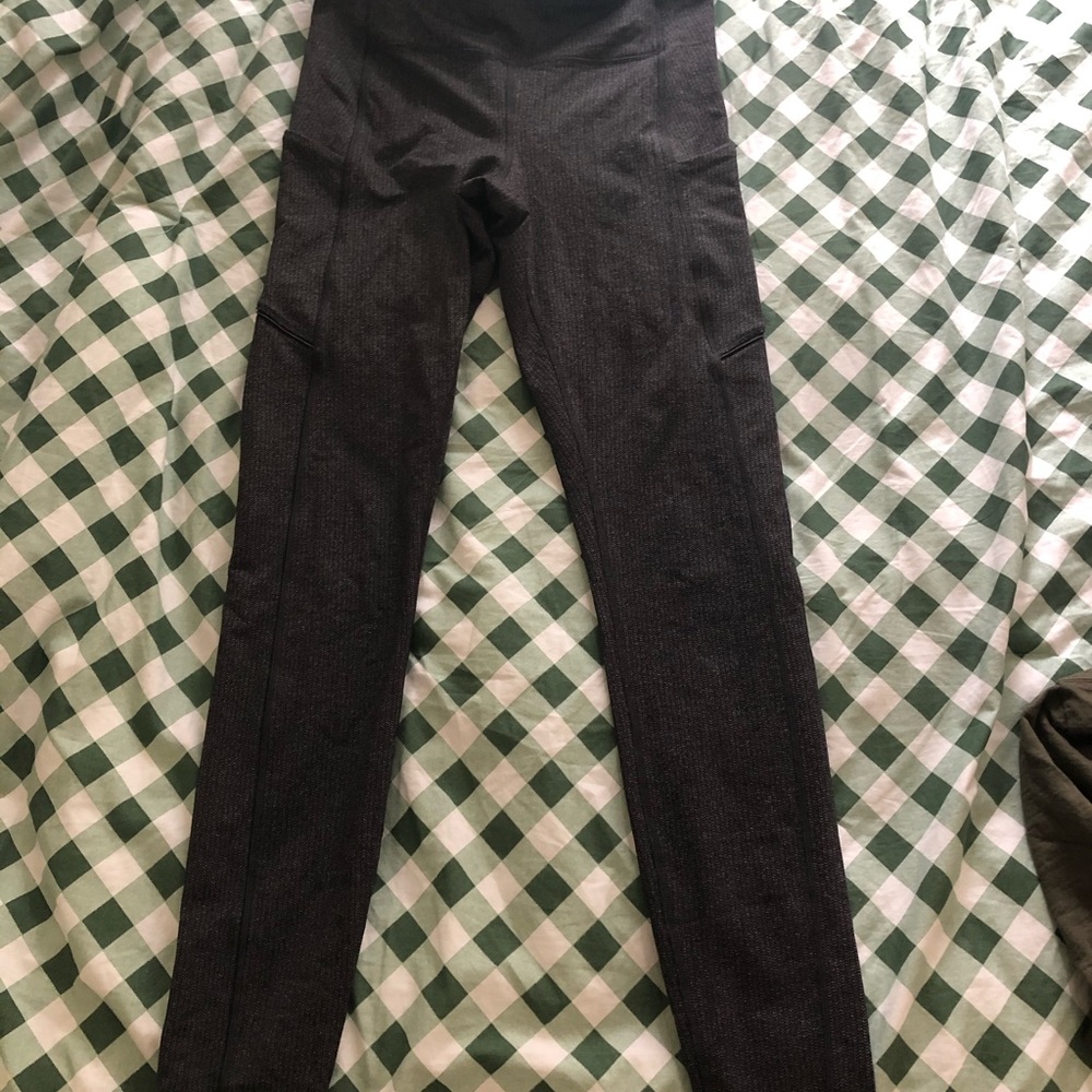 Lululemon leggings Size 6 - Picture 2 of 3